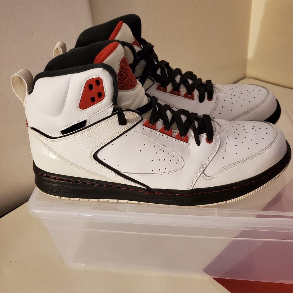 Jordan Sixty Club 'Gym Red' 535790 101. Size: 13.